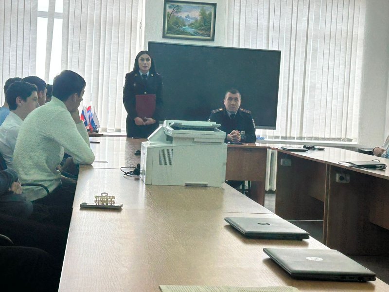 Полицейские Баксанского района провели беседу с учащимися образовательного учреждения с.п.Баксаненок